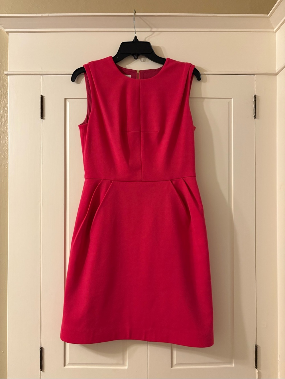 Donna Morgan Hot Pink Sleeveless Sheath Dress with Back Zip